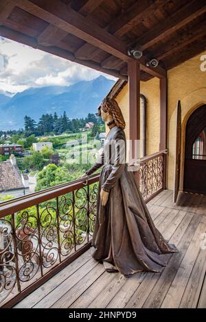 Statue von Sissi im Touriseum auf Schloss Trauttmansdorff, Südtirol, Italien Stockfoto