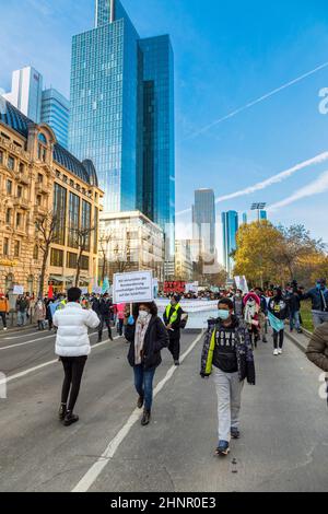 Die Menschen demonstrieren für ein freies Äthiopien und beenden den Bürgerkrieg in Tigrit. Stockfoto