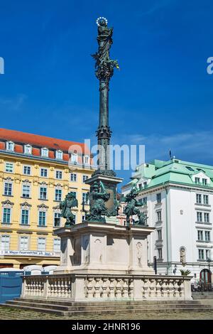 Mariensäule Denkmal mit Jungfrau Maria und Cheruben in Wien. Stockfoto