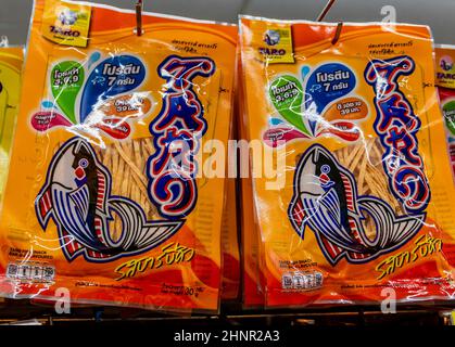 Thai Seetang Fisch Instant Snack Produkte aus dem Supermarkt in Thailand. Stockfoto