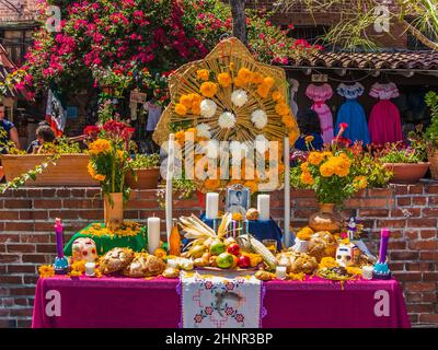 Altar für die Deadinnen in der Olvera Street in Los Angeles Stockfoto