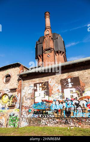 Alter historischer Wasserturm aus Ziegeln in Wiesbaden Stockfoto