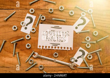 Handschriftenschild Konkurrenzanalyse. Internet-Konzept bestimmen die Stärke Schwäche des wettbewerbsorientierten Marktes Neue Ideen Brainstoming für Wartungsplanung Reparatur-Lösungen Stockfoto