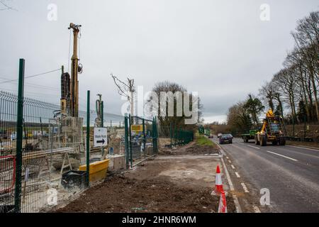 Wendover, Großbritannien. 9th. Februar 2022. Die Vorarbeiten für die Hochgeschwindigkeitsstrecke HS2 sind neben der A413 abgebildet. HS2 wird die A413 mit dem kleinen Dean-Viadukt überqueren. Kredit: Mark Kerrison/Alamy Live Nachrichten Stockfoto