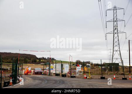 Wendover, Großbritannien. 9th. Februar 2022. Die Vorarbeiten für den kleinen Dean-Viadukt der Hochgeschwindigkeitsstrecke HS2 sind neben der A413 abgebildet. Kredit: Mark Kerrison/Alamy Live Nachrichten Stockfoto