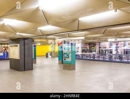 U-Bahn-Station für S- und U-Bahn Eschenheimer Tor in Frankfurt, Deutschland Stockfoto