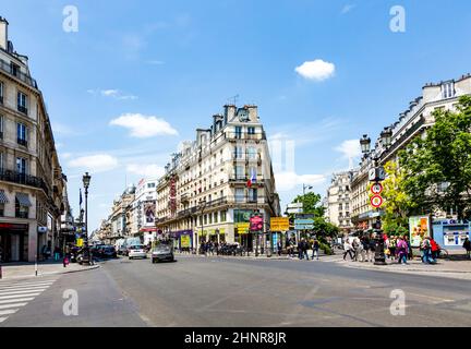 Menschen in der Rue de Rivoli Stockfoto