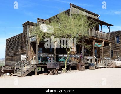 Altes Geschäft in der Geisterstadt Goldfield Stockfoto