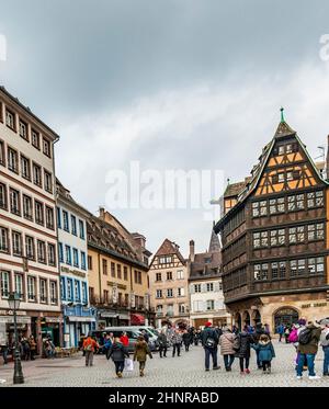 Die Menschen besuchen Maison Kammerzell Stockfoto