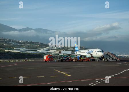 Der Kondor-Flug macht einen Zwischenstopp am Flughafen Stockfoto