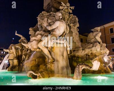 Brunnen mit vier Flüssen, entworfen von Bernini. Piazza Navona, Rom Stockfoto