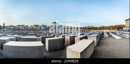 BERLIN, DEUTSCHLAND - 17. NOV 2014: Blick auf das jüdische Holocaust-Mahnmal, Berlin, Deutschland Stockfoto