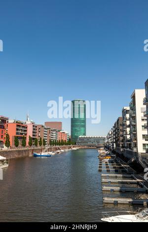 Westhafen Turm im Hafengebiet in Frankfurt Stockfoto