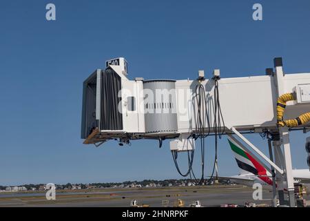 Passagierbrücke am internationalen Flughafen in Boston, USA Stockfoto