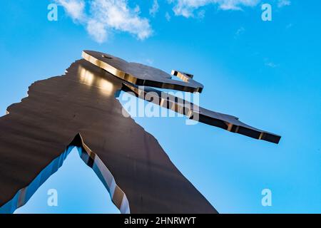 Kinetische Skulptur Hammerschläger Mann von Jonathan Borofsky in der Nähe der Messe Frankfurt Stockfoto