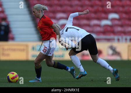 MIDDLESBROUGH, GROSSBRITANNIEN. FEB 17th Spaniens Cheftrainer Jorge Vilda Leila Ouahabi im Einsatz mit Deutschlands Lea Schuller während des Arnold Clark Cup Spiels zwischen Deutschland und Spanien im Riverside Stadium, Middlesbrough am Donnerstag, 17th. Februar 2022. (Kredit: Mark Fletcher | MI News)L Kredit: MI Nachrichten & Sport /Alamy Live News Stockfoto