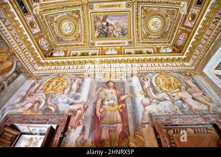 Das Mausoleum von Hadrian oder Castel Sant Angelo in Rom majestätische Innenansicht Kunst.. Stockfoto