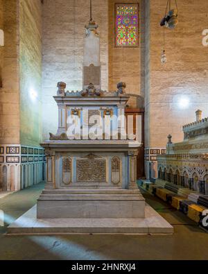 Mausoleen von Lady Khushiar Hanim und Sohn, Khedive Ismail, in der Al Rifaii Moschee, aka Königliche Moschee, Kairo, Ägypten Stockfoto