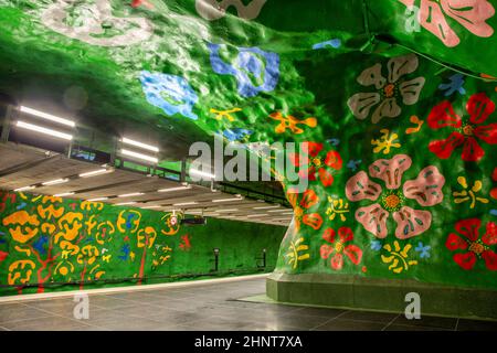 Künstlerische U-Bahn-Station Alby der Tunnelbana U-Bahn in Stockholm, Schweden Stockfoto