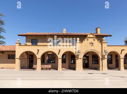 Der malerische Bahnhof Santa Barbara wurde im Missionsstil erbaut Stockfoto