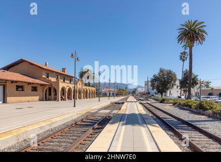 Der malerische Bahnhof Santa Barbara wurde im Missionsstil erbaut Stockfoto