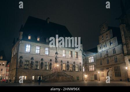 Blick auf das Rathaus in Osnabrück, Nachtstimmung Stockfoto