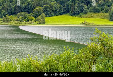 Landschaft rund um den Großen Alpsee, einem See in der Nähe von Immenstadt in Bayern, Deutschland Stockfoto