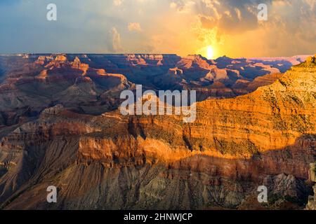 Grand Canyon am Punkt Mathers im Abendlicht Stockfoto