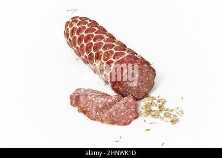 Frische salami Wurst mit Masse Fleisch und Kräuter Stockfoto