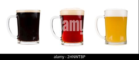 Biergläser isoliert auf weißem Hintergrund. Becher gefüllt mit rotem, dunklem und blondem Bier mit Blasen und Schaum. Grafisches Design-Element für Brauerei-Anzeige, Biene Stockfoto