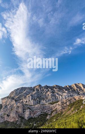 Der berühmte Berg sainte-victoire in der provence, der Cezanne Stockfoto