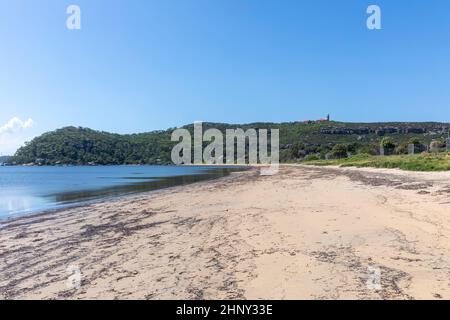 Barrenjoey Leuchtturm auf der Landzunge von Palm Beach mit Station Beach und Pittwater, Sydney, NSW, Australien Stockfoto