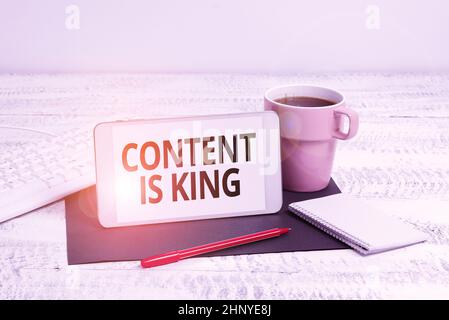 Schreiben Anzeigen von Text Content ist König, Internet-Konzept-Marketing fokussiert wachsende Sichtbarkeit nicht bezahlte Suchergebnisse Wireless Communications Voice A Stockfoto