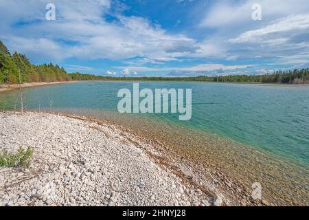 Bunte Bucht entlang der Great Lakes im Thompsons Harbor State Park am Lake Huron in Michigan Stockfoto