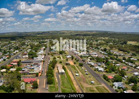 Luftaufnahme des kleinen Dorfes Wondai Queensland Australia auf dem Bunya Highway Stockfoto