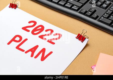 Inspiration Zeigen Zeichen 2022 Plan, Konzept Bedeutung herausfordernde Ideen Ziele für das neue Jahr Motivation, mehrere sortierte Sammlungsbüro Stati zu starten Stockfoto