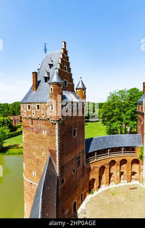 Charmantes mittelalterliches Schloss Beersel. Teil des Innenhofs. Beersel Flandern, Belgien Stockfoto