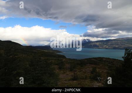 Blick auf den Torres del Paine Nationalpark am frühen Morgen, Chile Stockfoto