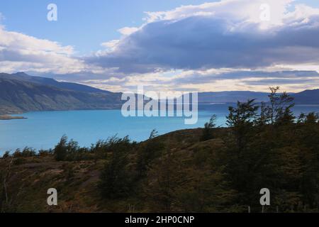 Blick auf den Torres del Paine Nationalpark am frühen Morgen, Chile Stockfoto