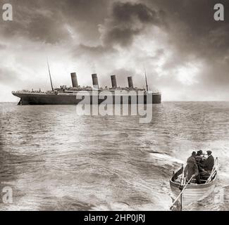 Das letzte Foto, das Belfast am 11. April 1912 von der Cunard „Titanic“ beim Verlassen von Queenstown (Cobh) in der Grafschaft Cork Irland machte. Drei Tage später sank es mit dem Verlust von 1.514 Menschenleben, nachdem es einen Eisberg im Nordatlantik traf. Stockfoto