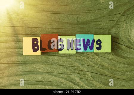 Textunterschrift präsentiert Blog News, Konzeptfoto regelmäßig aktualisierte Website in der Regel eine von einem individuellen Stapel von Sample Cube rechteckige Boxen ausgeführt Stockfoto