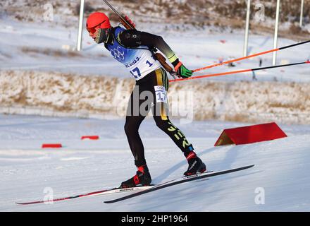 Zhangjiakou, China. 18th. Februar 2022. Biathlon: Olympiade, Massenstart 15 km, Männer im National Biathlon Center, Römische Rees von Deutschland auf der Strecke. Quelle: Daniel Karmann/dpa/Alamy Live News Stockfoto