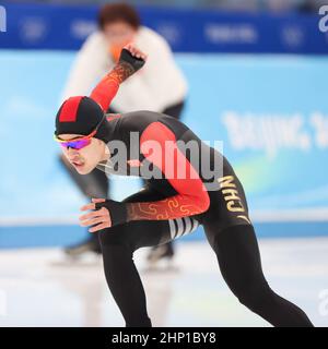 Peking, China. 18th. Februar 2022. Ning Zhongyan aus China tritt bei den Olympischen Winterspielen 1000m der Eisschnelllauf-Männer in Peking 2022 beim Nationalen Eisschnelllauf-Oval in Peking, der Hauptstadt Chinas, am 18. Februar 2022 an. Quelle: Ding Xu/Xinhua/Alamy Live News Stockfoto