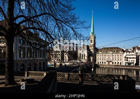 Schöne Aussicht auf Zürich und den Fluss Limmat, Schweiz Stockfoto