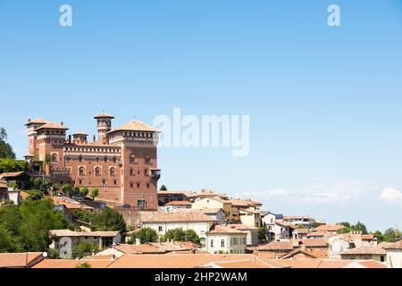 Cereseto, Italien - ca. August 2021: Schloss Cereseto - Castello di Cereseto - befindet sich im Gebiet Monferrato in der Region Piemont, Italien Stockfoto