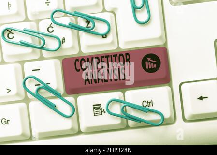 Konzeptionelle Darstellung Wettbewerbsanalyse, Geschäftskonzept Bestimmen der Stärke Schwäche des Wettbewerbsmarktes Üben Geschwindigkeit Tippgenauigkeit, Testi Stockfoto