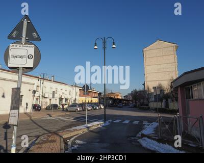 CHIVASSO, ITALIEN - CA. DEZEMBER 2021: Bahnhof Stockfoto