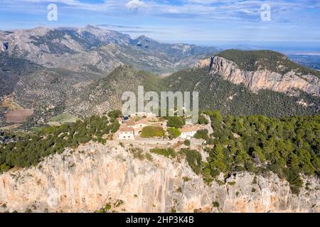 Ruinen der Burg Castell Alaro auf Mallorca Berglandschaft Landschaft Reise Reisen Urlaub Urlaub Luftbild Ansicht in Spanien Stockfoto