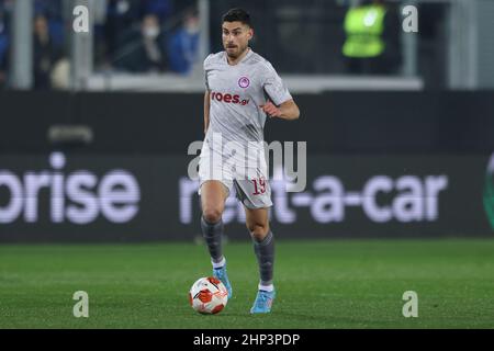 Bergamo, Italien, 17th. Februar 2022. Giorgos Masouras vom FC Olympiacos während des Spiels der UEFA Europa League im Gevisstadion in Bergamo. Bildnachweis sollte lauten: Jonathan Moscrop / Sportimage Kredit: Sportimage/Alamy Live News Stockfoto