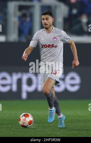 Bergamo, Italien, 17th. Februar 2022. Giorgos Masouras vom FC Olympiacos während des Spiels der UEFA Europa League im Gevisstadion in Bergamo. Bildnachweis sollte lauten: Jonathan Moscrop / Sportimage Kredit: Sportimage/Alamy Live News Stockfoto